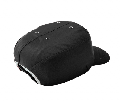 Черная каскетка